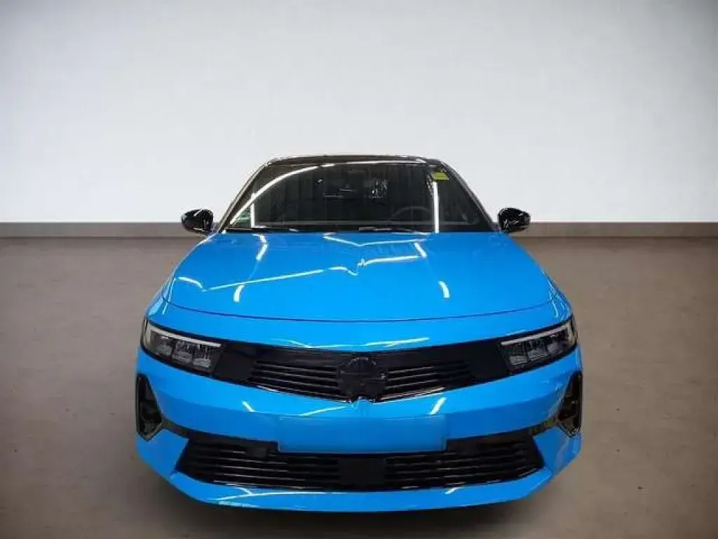 Usado Opel Astra 145 HP (106 kW) 2025 Azul Citadino