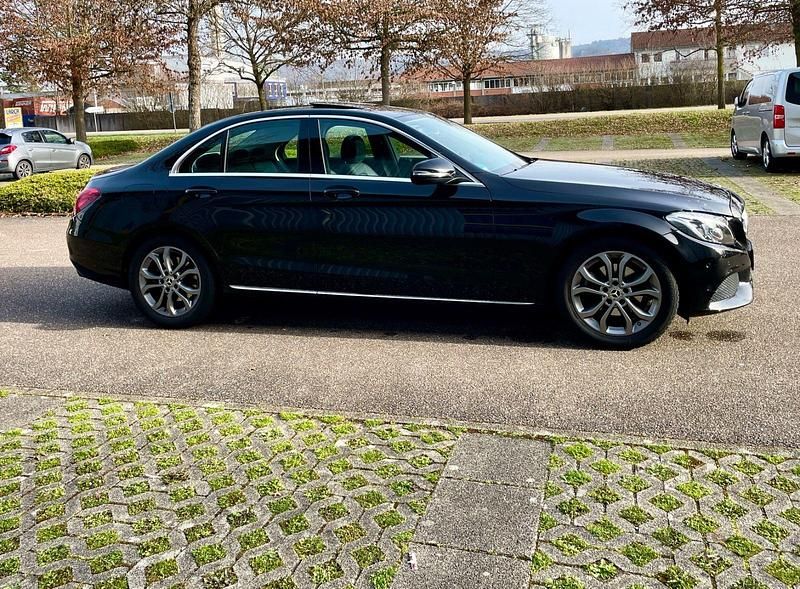 Gebraucht Mercedes C180 156 PS (114 kW) 2017 Schwarz Limousine