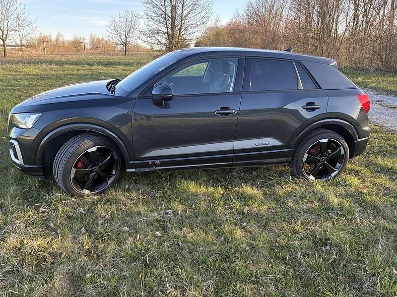 Second-hand Audi Q2 Advanced 150 CP (110 kW) 2024 Gri SUV