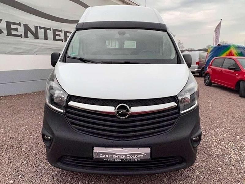 Second-hand Opel Vivaro 145 CP (106 kW) 2017 Alb Monovolum