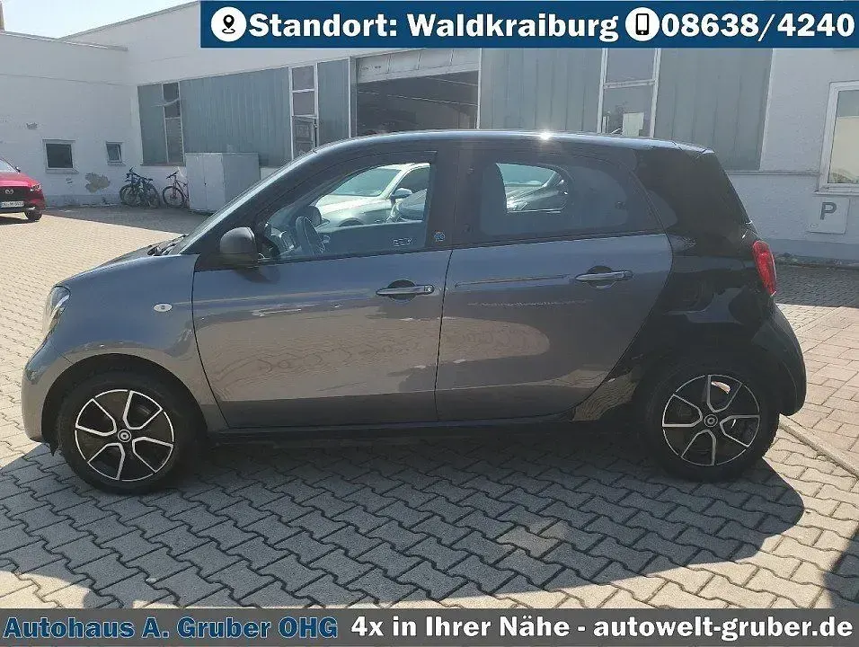 Gebraucht Smart ForFour Electric Drive 60 kW (82 PS) 2020 Grau Limousine