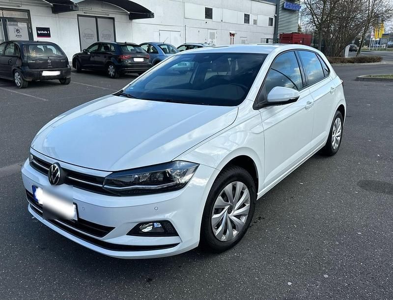 Weiß Gebraucht 2021 VW Polo Comfortline Kleinwagen | 14.500 € (Guter Preis) - Bild 1/4