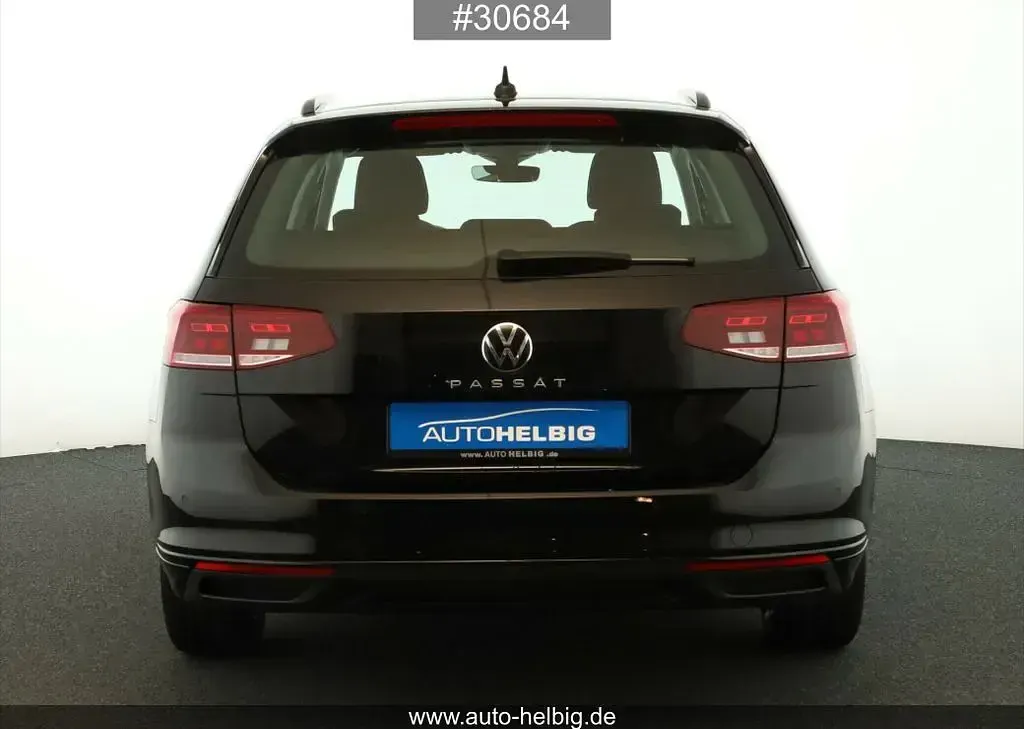 Second-hand VW Passat 122 CP (89 kW) 2023 Negru Break