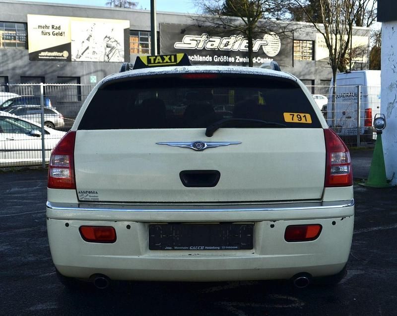 Gebraucht Chrysler 300C 218 PS (160 kW) 2010 Beige Kombi