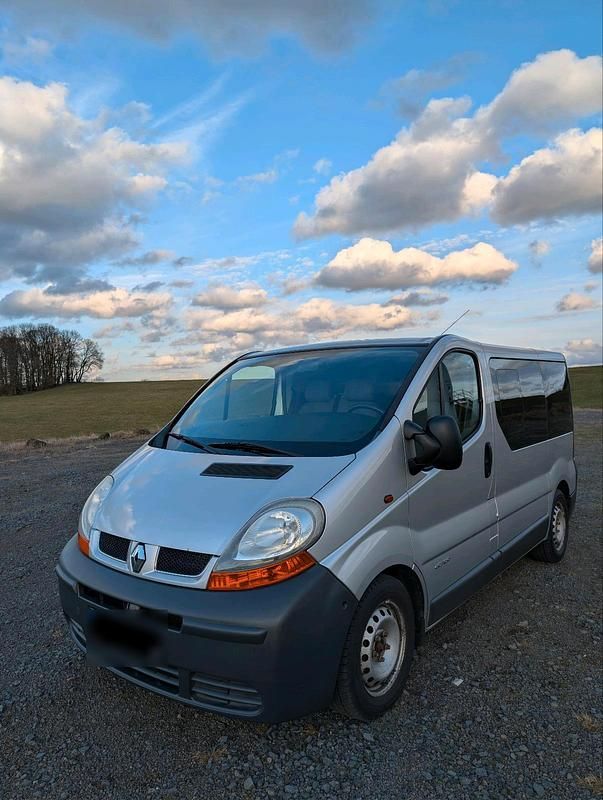 Gebraucht Renault Trafic 100 PS (73 kW) 2003 Silber Van / Kleinbus
