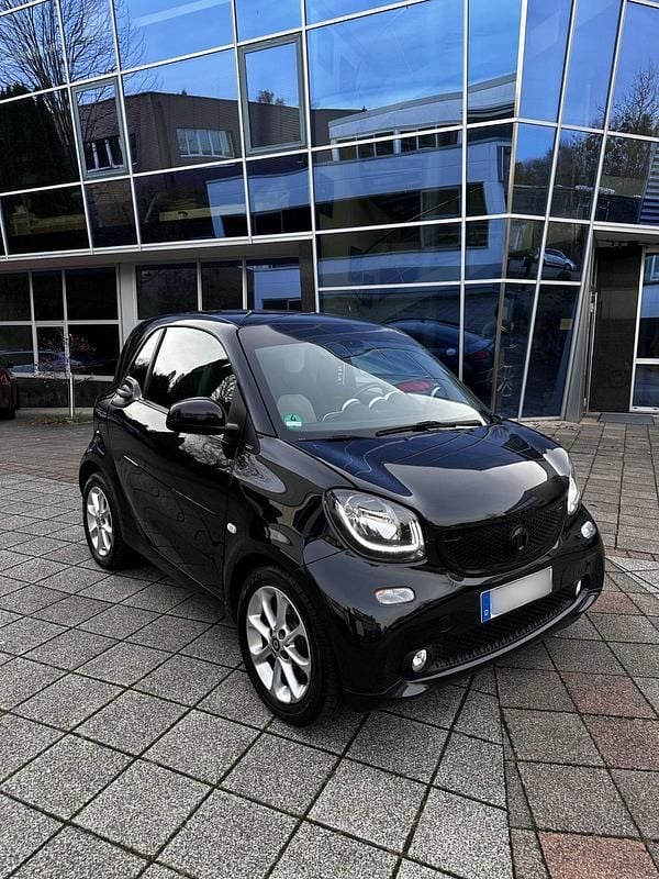 Schwarz Gebraucht 2016 Smart ForTwo Coupé Coupé | 7.200 € (Fairer Preis) - Bild 1/4