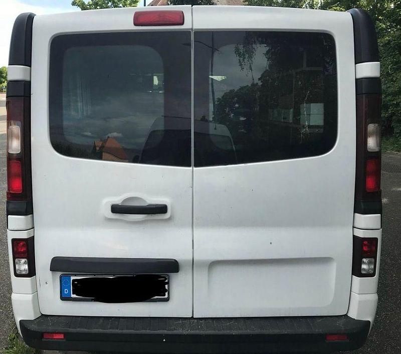 Gebraucht Opel Vivaro S 125 PS (91 kW) 2016 Weiß Van / Kleinbus