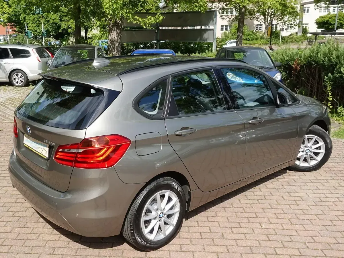 Gebraucht BMW 218 Active Tourer Comfort Edition 150 PS (110 kW) 2016 Grau Van / Kleinbus
