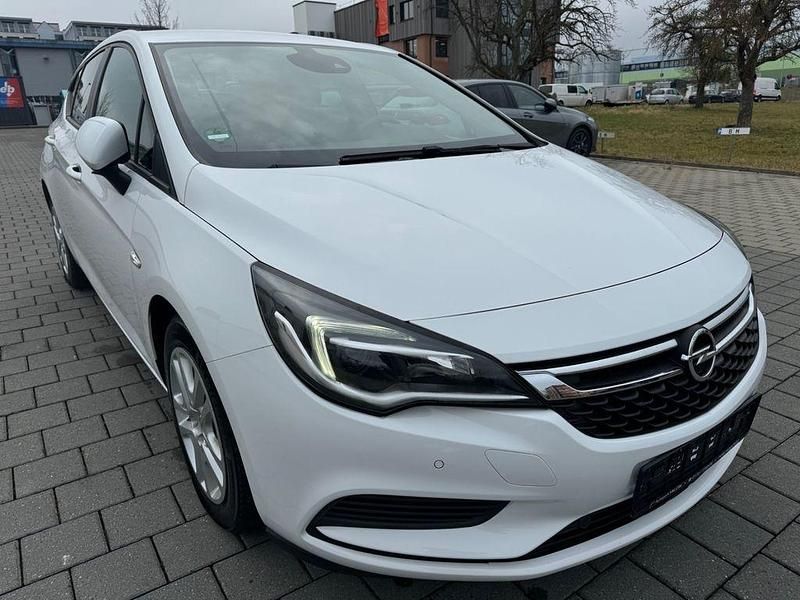 Gebraucht Opel Astra Edition 110 PS (80 kW) 2018 Weiß Limousine