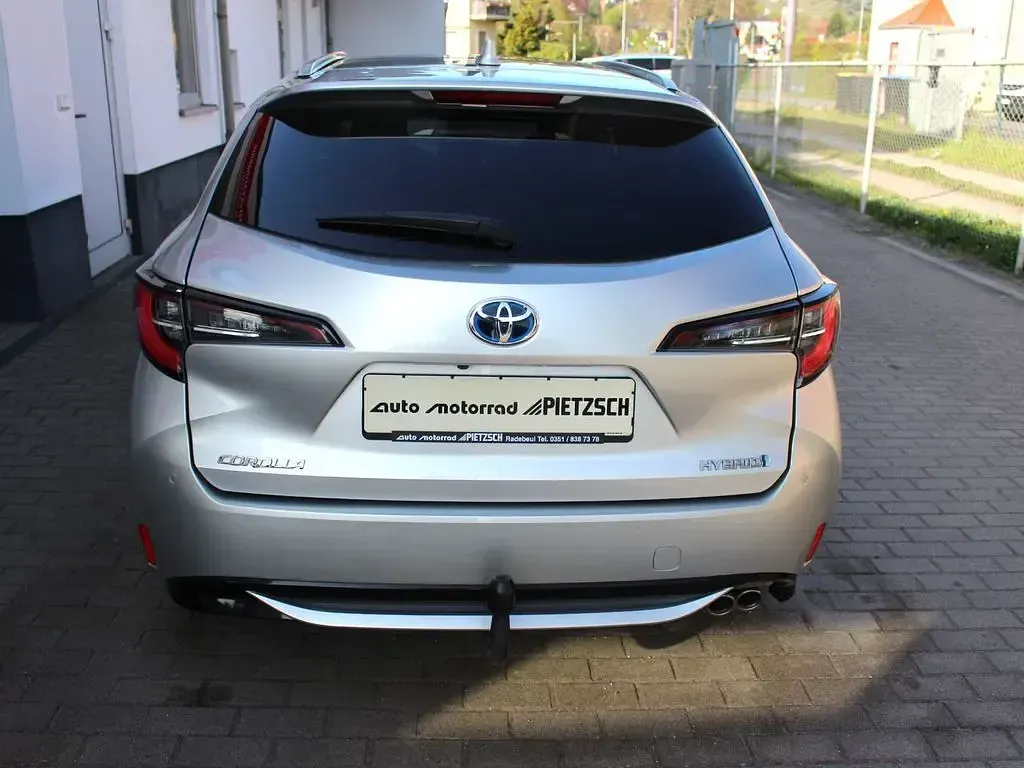 Gebraucht Toyota Corolla Lounge 152 PS (111 kW) 2019 Precious silver Kombi