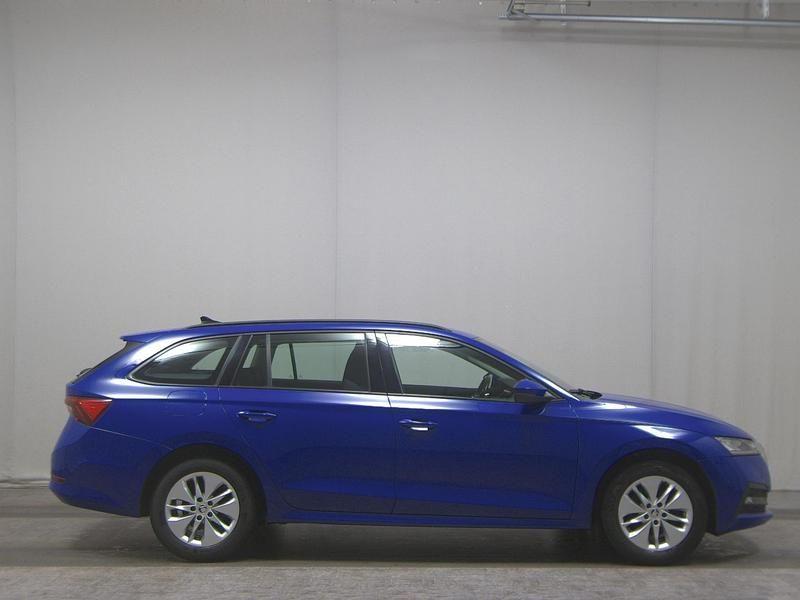 Blau Gebraucht 2021 Skoda Octavia Ambition Kombi | 18.980 € (Superpreis) - Bild 1/4