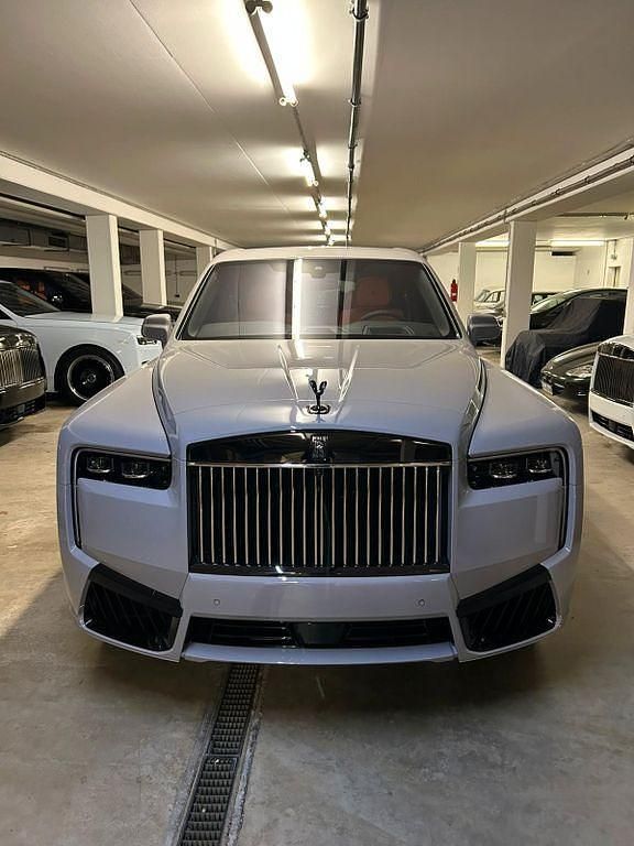 Neu Rolls Royce Cullinan 600 PS (441 kW) 2026 Grau SUV