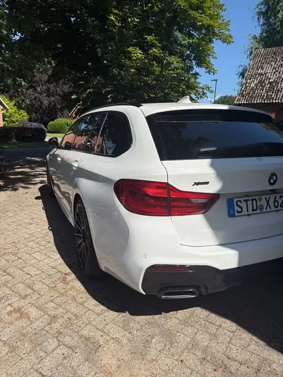 Gebraucht BMW M550 Performance 400 PS (294 kW) 2018 Weiß Limousine
