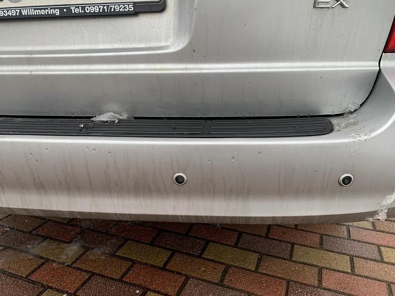 Gebraucht Kia Carnival 144 PS (105 kW) 2005 Silber Van / Kleinbus