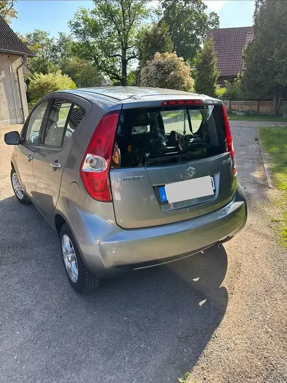 Gebraucht Suzuki Splash 65 PS (47 kW) 2009 Grau Kleinwagen