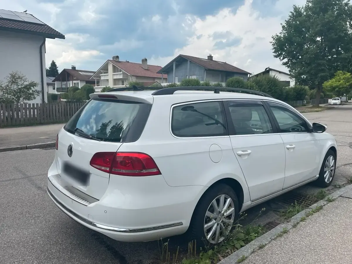 Gebraucht VW Passat 140 PS (102 kW) 2011 Weiß Kombi