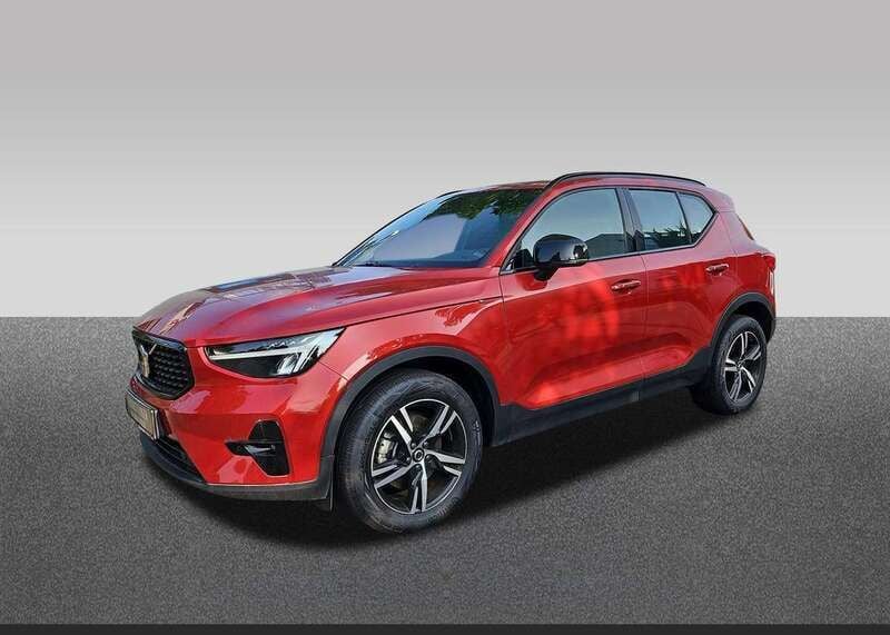 Fusion red / metallic Gebraucht 2022 Volvo XC40 Plus SUV | 35.998 € (Fairer Preis) - Bild 1/4
