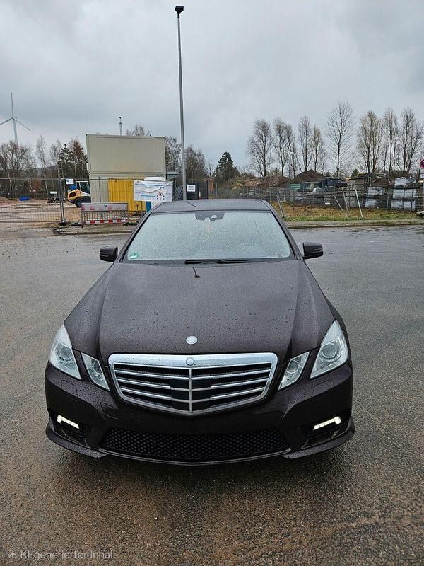 Gebraucht Mercedes E350 AMG 265 PS (194 kW) 2011 Braun Limousine