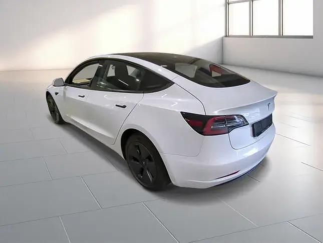 Midnight silver Gebraucht 2021 Tesla Model 3 Performance Limousine | 28.530 € (Guter Preis) - Bild 1/4