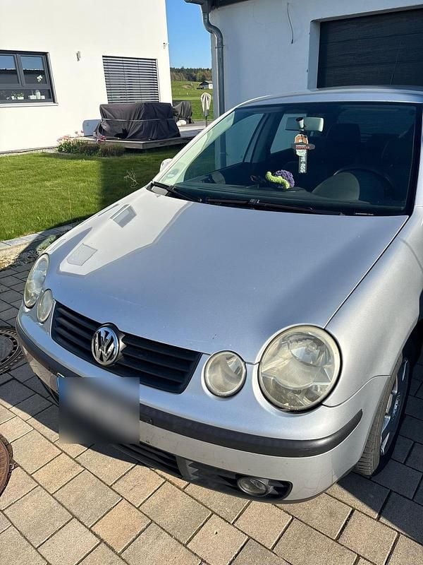 Second-hand VW Polo 75 CP (55 kW) 2005 Argintiu Hatchback