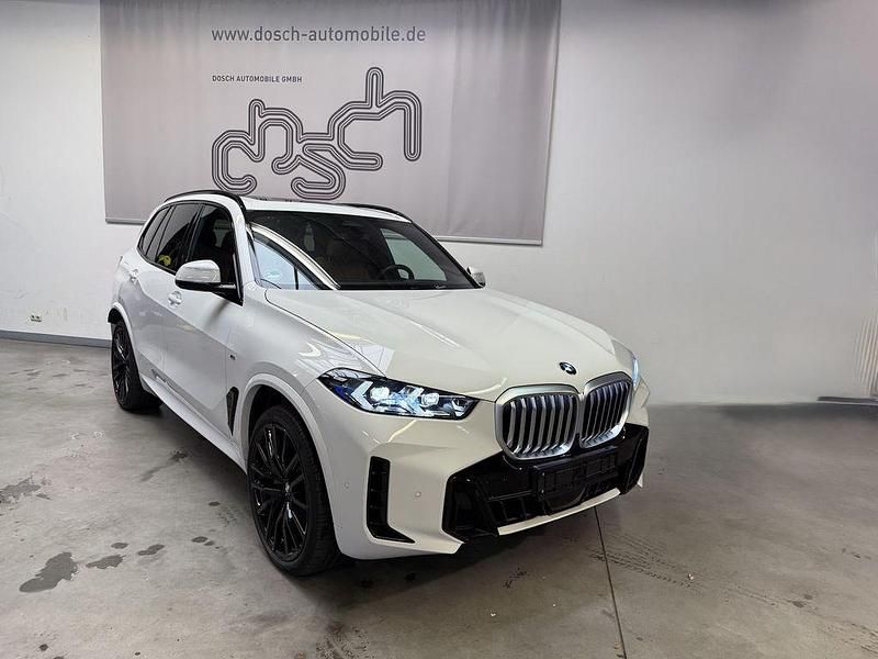 Alpinweiss iii Gebraucht 2025 BMW X5 M Sport SUV | 80.790 € (Superpreis) - Bild 1/4