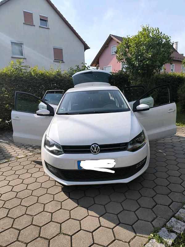 Weiß Gebraucht 2011 VW Polo Kleinwagen | 6.000 € (Fairer Preis) - Bild 1/4