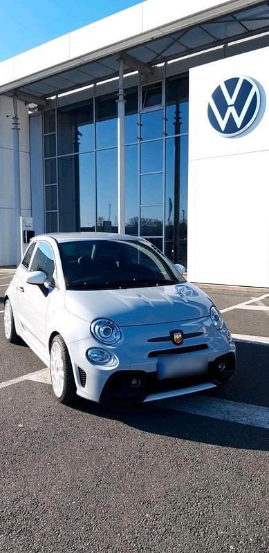 Grau Gebraucht 2022 Abarth 695 Competizione Kleinwagen | 30.900 € (Fairer Preis) - Bild 1/4