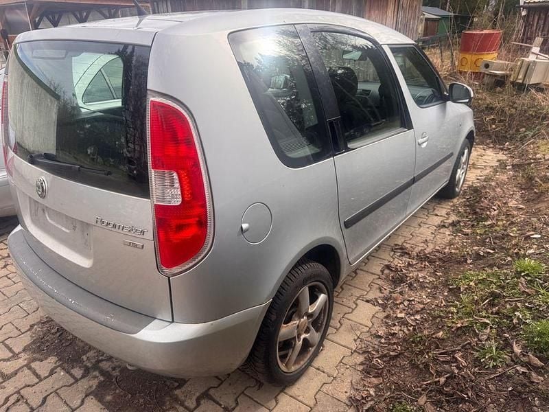 Gebraucht Skoda Roomster 86 PS (63 kW) 2012 Silber Van / Kleinbus