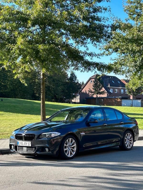 Grau Gebraucht 2013 BMW 530 Limousine | 14.300 € (Fairer Preis) - Bild 1/4