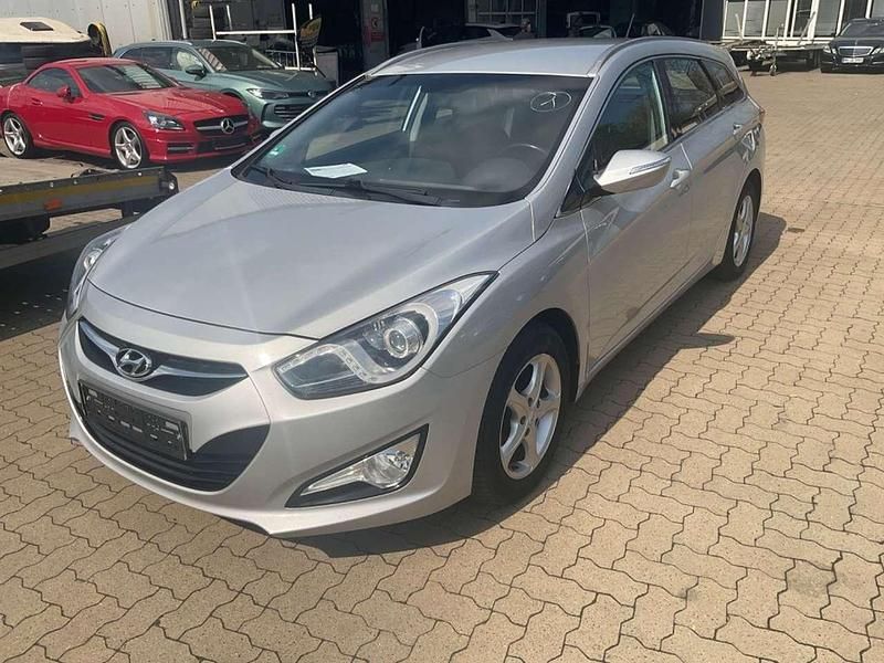 Gebraucht Hyundai i40 Edition 136 PS (100 kW) 2014 Silber Kombi