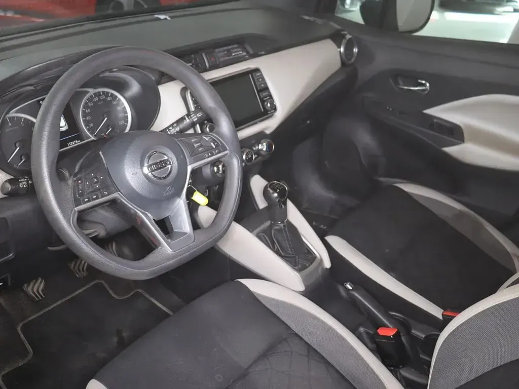 Gebraucht Nissan Micra N-Way 71 PS (52 kW) 2019 Silber Kleinwagen
