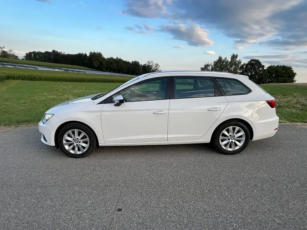 Gebraucht Seat Leon Style 116 PS (85 kW) 2019 Weiß Limousine