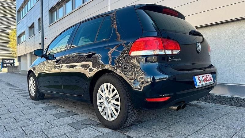 Gebraucht VW Golf VII 122 PS (89 kW) 2013 Schwarz Limousine