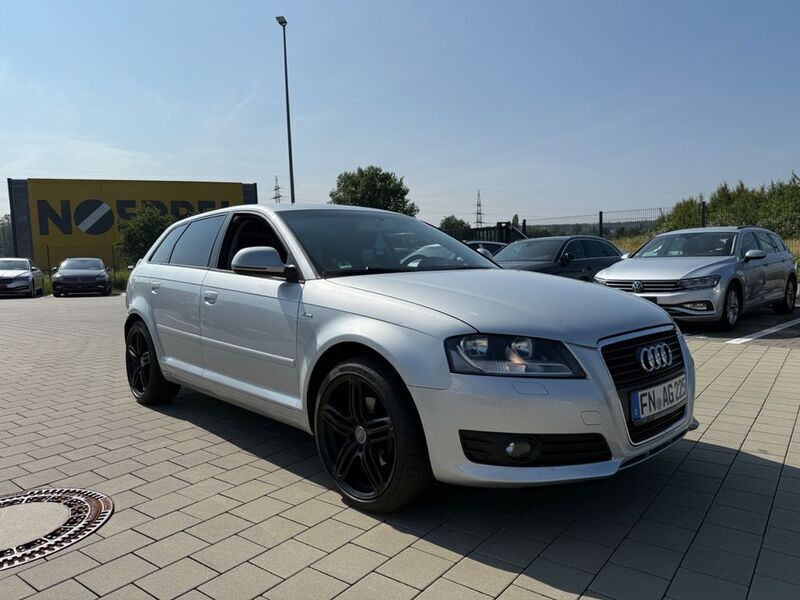 Silber Gebraucht 2008 Audi A3 Sportback S-Line Limousine | 4.400 € (Fairer Preis) - Bild 1/4