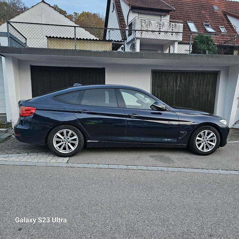 Gebraucht BMW 320 190 PS (139 kW) 2014 Blau Limousine