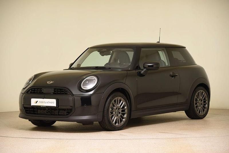 Gebraucht Mini Cooper Classic 156 PS (114 kW) 2024 Schwarz Kleinwagen