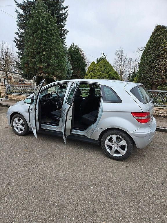 Gebraucht Mercedes B170 116 PS (85 kW) 2008 Silber Van / Kleinbus