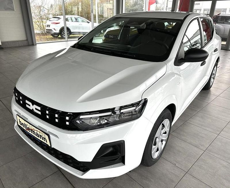 Elegantes Dacia Sandero Essential Bilder