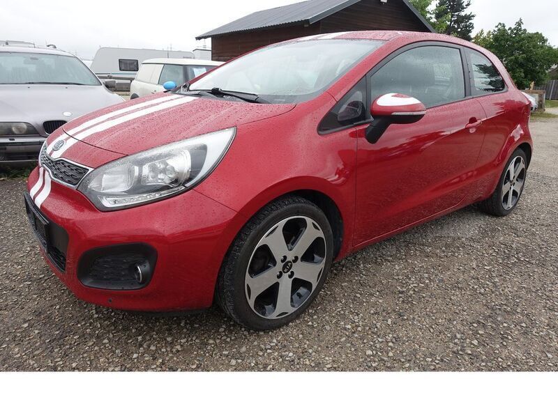 Rot Gebraucht 2012 Kia Rio Spirit Limousine | 5.600 € (Fairer Preis) - Bild 1/4