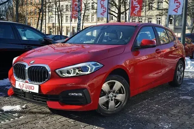 Używany BMW 116 Advantage 116 KM (85 kW) 2020 Czerwony Hatchback