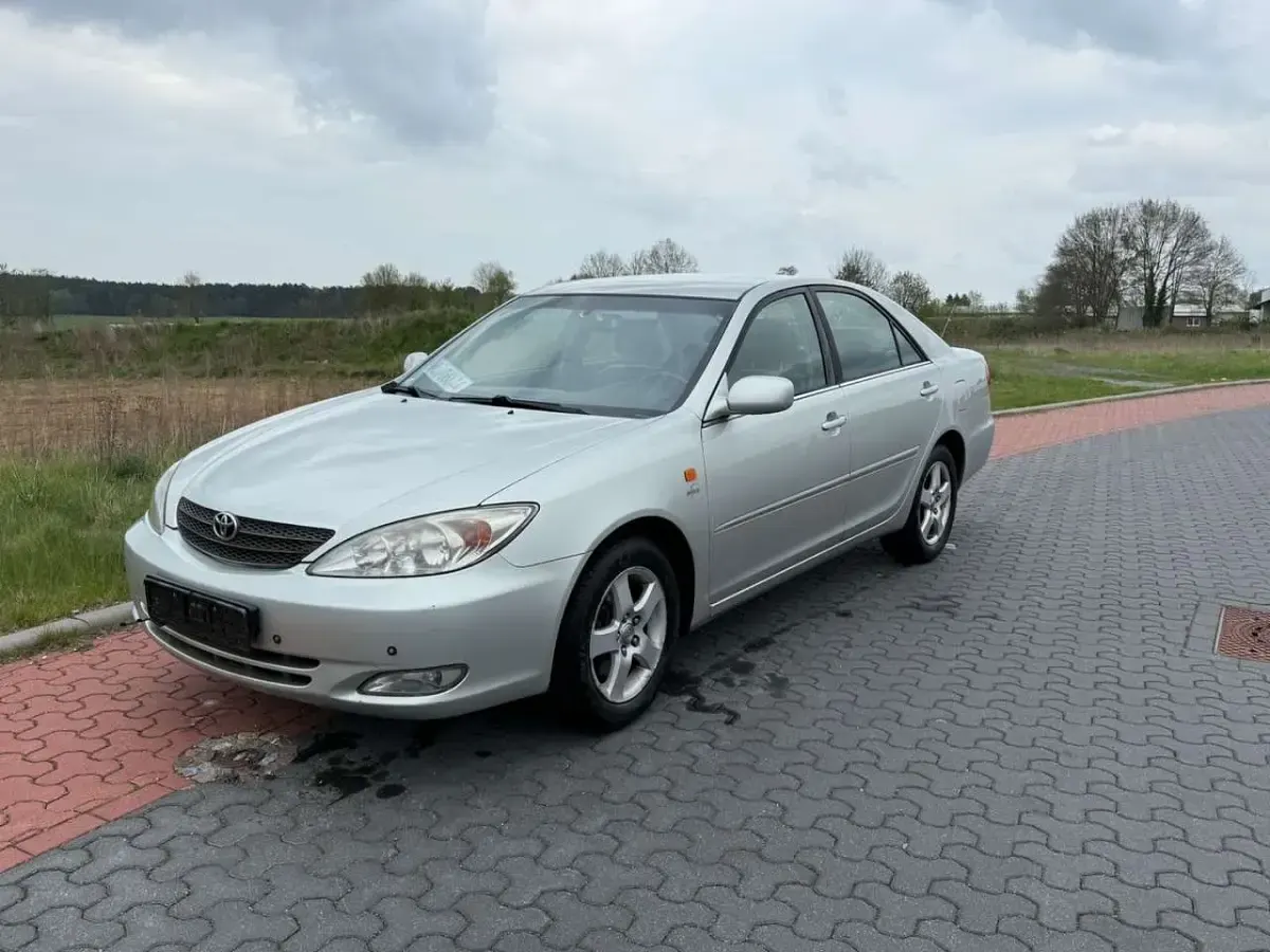 Gebraucht Toyota Camry Executive 186 PS (136 kW) 2002 Silber Limousine