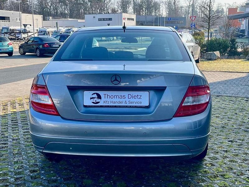 Gebraucht Mercedes C180 156 PS (114 kW) 2010 Palladiumsilber  metalliclack Limousine
