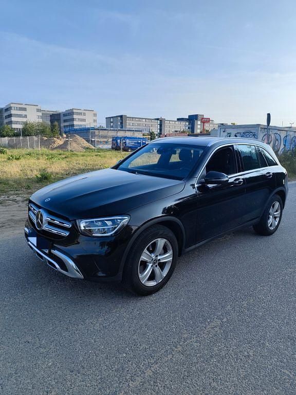 Schwarz Gebraucht 2021 Mercedes GLC300 SUV | 41.000 € (Guter Preis) - Bild 1/4