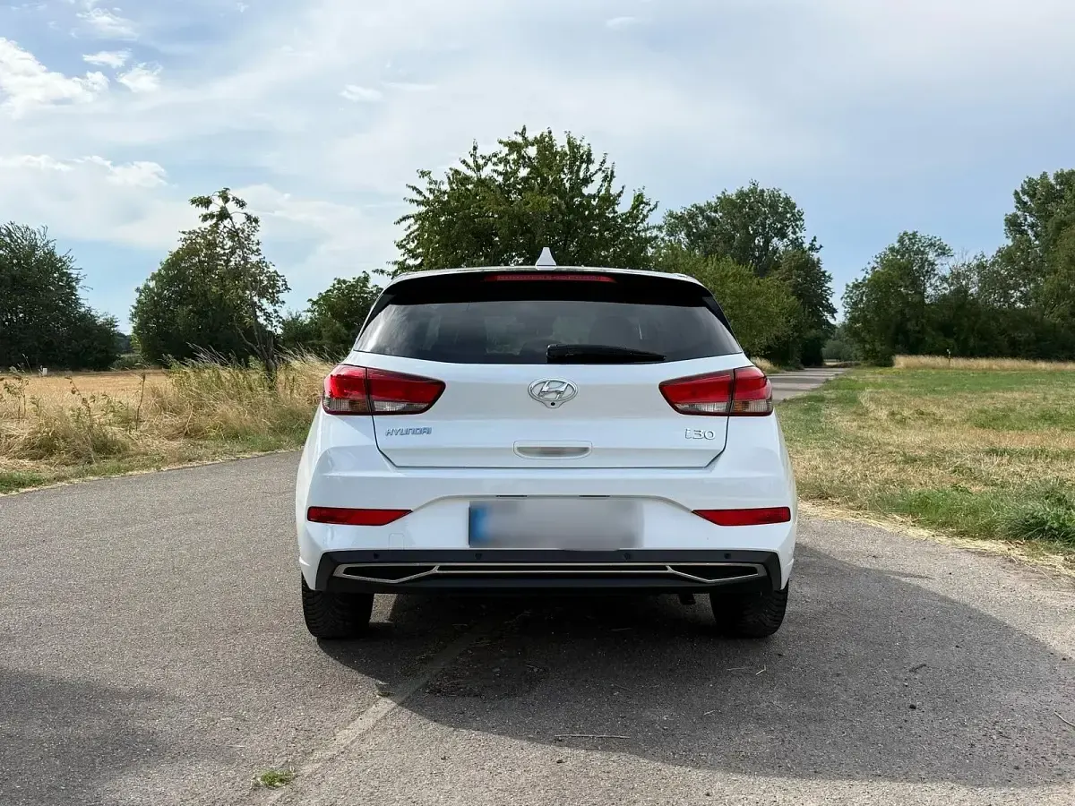 Gebraucht Hyundai i30 Edition 30 120 PS (88 kW) 2021 Weiß Kleinwagen