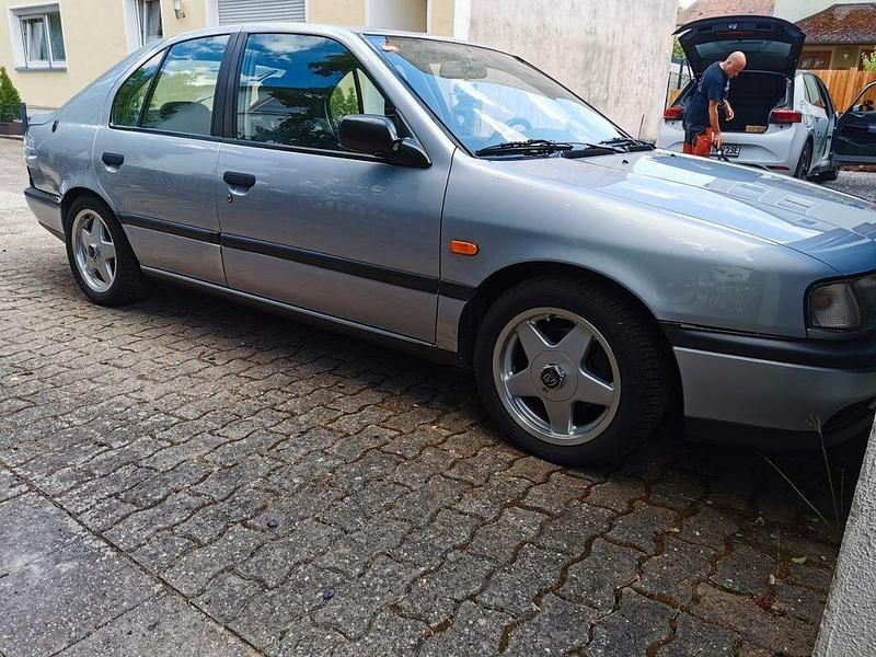 Gebraucht Nissan Primera 116 PS (85 kW) 1992 Silber Limousine