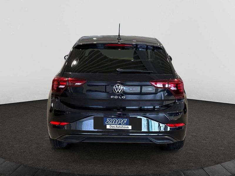 Gebraucht VW Polo Life 95 PS (69 kW) 2022 Schwarz Kleinwagen