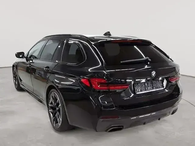 Gebraucht BMW 540 M Sport 340 PS (250 kW) 2023 Saphirschwarz metallic Kombi