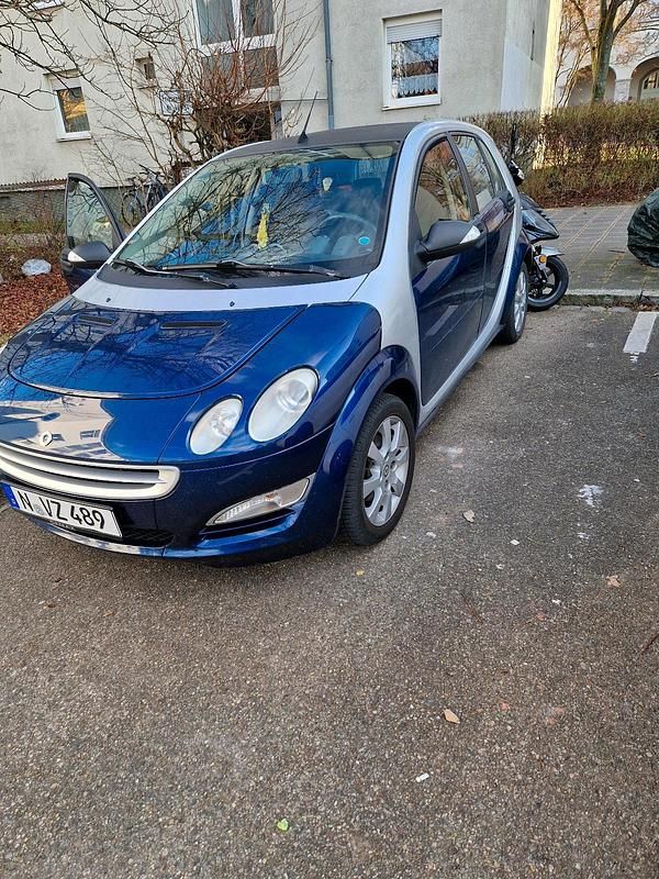 Blau Gebraucht 2006 Smart ForFour Kleinwagen | 1.650 € (Fairer Preis) - Bild 1/4