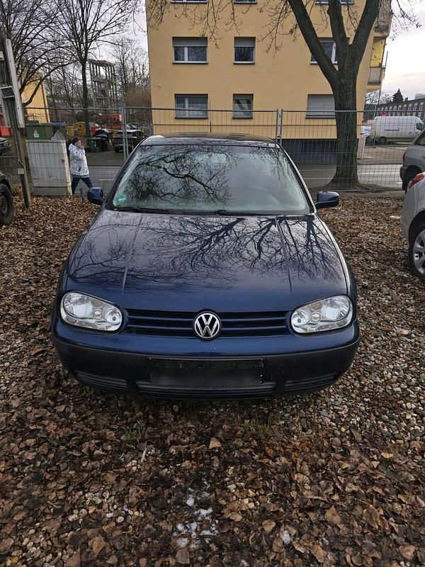 Blau Gebraucht 2002 VW Golf IV Kleinwagen | 650 € (Superpreis) - Bild 1/4