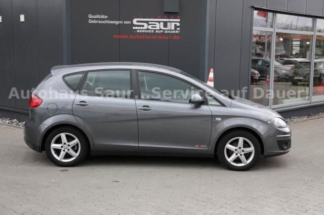 Gebraucht Seat Altea Style 140 PS (102 kW) 2013 Grau metallic Van / Kleinbus